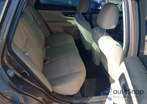 2017 Nissan Altima 2.5 S z USA, uszkodzony, nr VIN 1N4AL3AP0HC136556